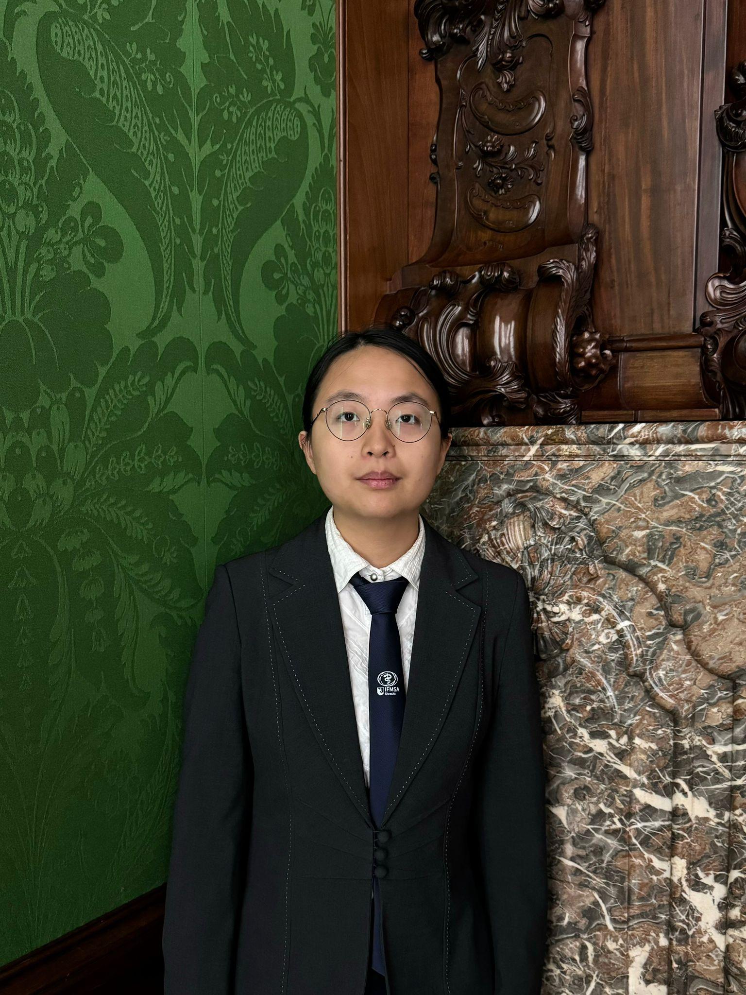 Wendy Zhang, Secretaris